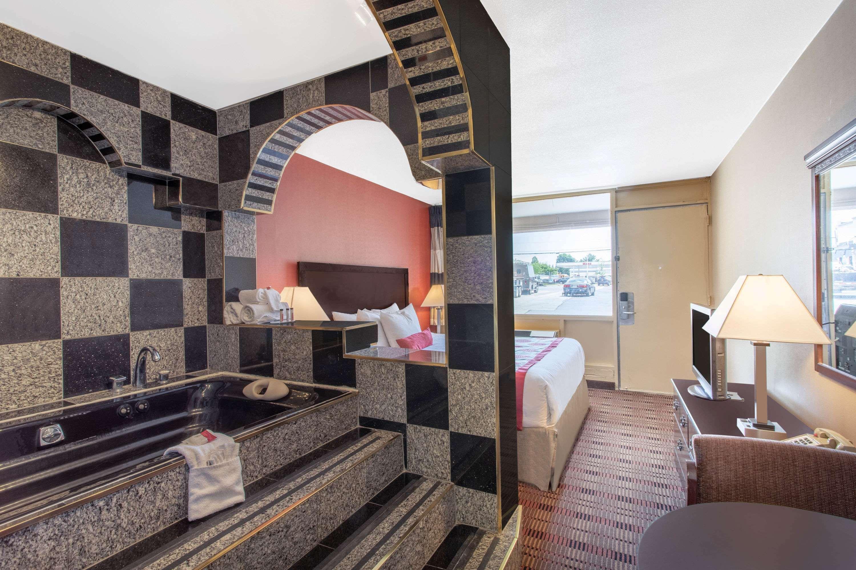 Ramada Limited Cockeysville Extérieur photo